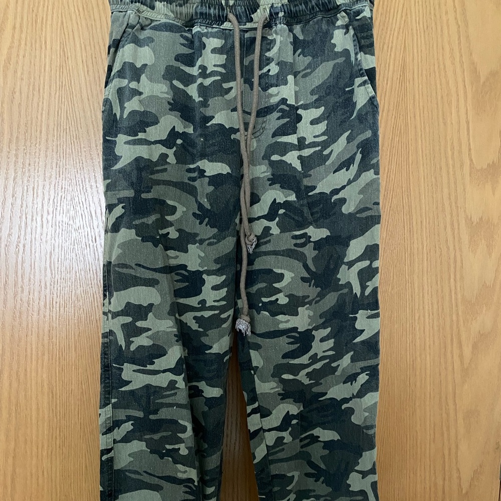 Princess Polly khaki joggers! True to size & has a comfortable fit.